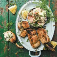 Grilovaný chleba s bylinkami a pomazánkou ze pstruha