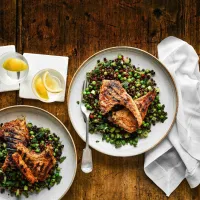 Jehněčí kotletky s římským kmínem na čočkovém salátu