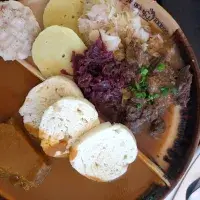 Se zelím nebo se šípkovou: Příběh Hrabalovy Hájenky a recept na šípkovou