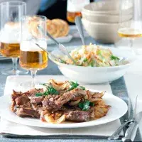 Krkovice se zelným salátem