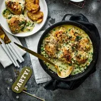 Kuře v krémové omáčce s hráškem a pórkem