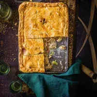 Kuřecí páj se slaninou a houbami