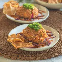 Lososový tataráček v asijském stylu