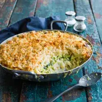 Mac'n'cheese s cuketou a česnekovou strouhankou Mac'n'cheese s cuketou a česnekovou strouhankou