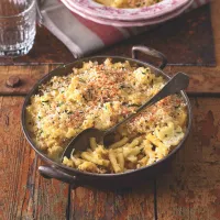 Mac and cheese s květákem a kari