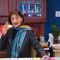 Z kláštěrní školy rovnou k herectví. Madhur Jaffrey naštěstí u jedné profese nezůstala a naučila svět vařit indickou kuchyni