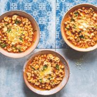 Těstoviny s cizrnou (pasta e ceci) Těstoviny s cizrnou (pasta e ceci)