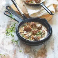 Nemasové kuličky s houbovou omáčkou