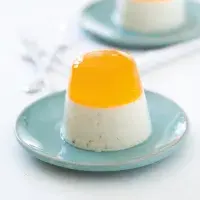 Panna cotta s ovocnou čepičkou Panna cotta s ovocnou čepičkou