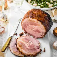 Pečená šunka na cideru s kadeřávkem