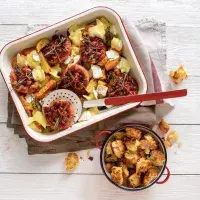 Pekáček s vinnou klobásou a sýrem