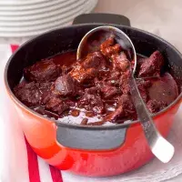 Poctivý hospodský guláš podle šéfkuchaře Zdeňka Marcína: Postup přípravy má přesně danou posloupnost, které je třeba se držet