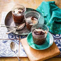 Poháry s čokoládou, tahini a kořením baharat Poháry s čokoládou, tahini a kořením baharat