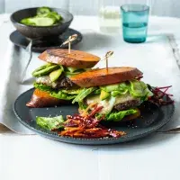 Polonahý burger s batáty