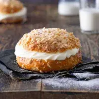 Co mají společného Pražský koláč a Tarte Tropézienne