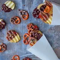 Preclíky a chipsy v čokoládě