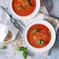 Rajská polévka s mrkví a písmenky Rajská polévka s mrkví a písmenky