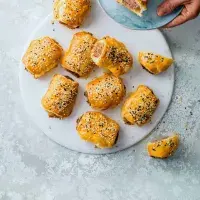 Rolky z listového těsta s mletým krůtím masem