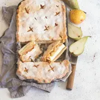 Štrúdl na plech s hruškami a tvarohem Štrúdl na plech s hruškami a tvarohem