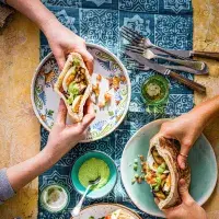 Sabich s bylinkovým tahini Sabich s bylinkovým tahini