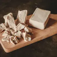 Čerstvé vs. sušené droždí: Kdy sáhnout po kostce a kdy po sáčku