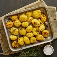 Jak upéct brambory v třoubě?