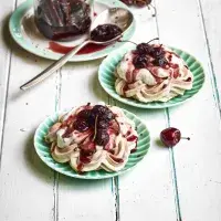 Skořicové pusinky s třešněmi v sirupu