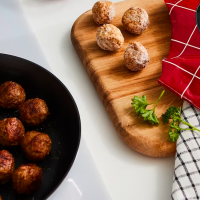 Připravte si masové kuličky podle receptu IKEA