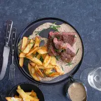 Steak se smetanovo-hořčičnou omáčkou