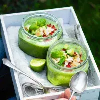 Studená okurková polévka