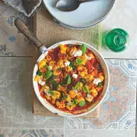 Sýrové tortellini v rajčatové omáčce Sýrové tortellini v rajčatové omáčce