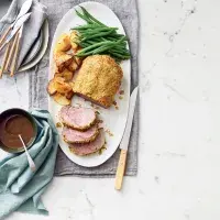 Telecí pečeně s pomerančovo-oříškovou krustou