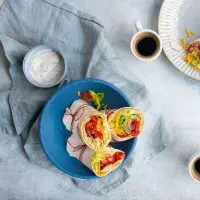 Tortilla s míchanými vejci a zeleninou