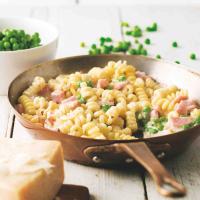 Fusilli s hráškem a šunkou