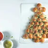 Vánoční stromeček z pizza kuliček Vánoční stromeček z pizza kuliček