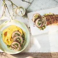 Vepřová roláda s prosciuttem, pestem a krémovou polentou