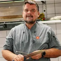 Zpracujte svatomartinskou husu do posledního kousku podle šéfkuchaře Libora Baďury 