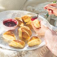 Scones s džemem Scones s džemem