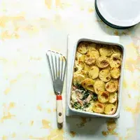 Zapečené brambory s lososem a treskou