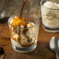 Ledové kávy, frappé, affogato a další: Osvěžující svět studených kávových specialit