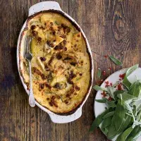 Pečené brambory se sardelkami