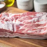 Bůček: levný klenot české kuchyně. Jak vybrat a připravit?