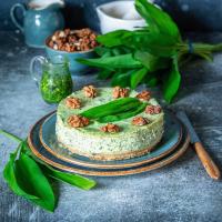 Slaný cheesecake s medvědím česnekem