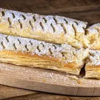 Štrúdl s  jablky, banány a třešněmi