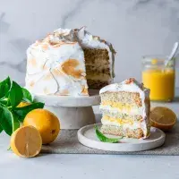 Dort s mákem, citronovým krémem a sněhovou čepicí Dort s mákem, citronovým krémem a sněhovou čepicí