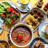 Čokoládové fondue s ovocem