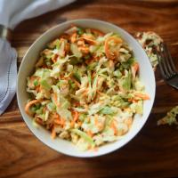 Křupavý zelný salát coleslaw: Kde se vzal a jak se správně vyslovuje?