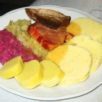 Jednoduché hrnečkové knedlíky Jednoduché hrnečkové knedlíky