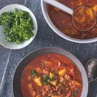 Levně a rychle: Vyzkoušejte gulášovku 6x jinak, retro i nevšední