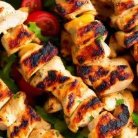 Banánové kuřecí satay